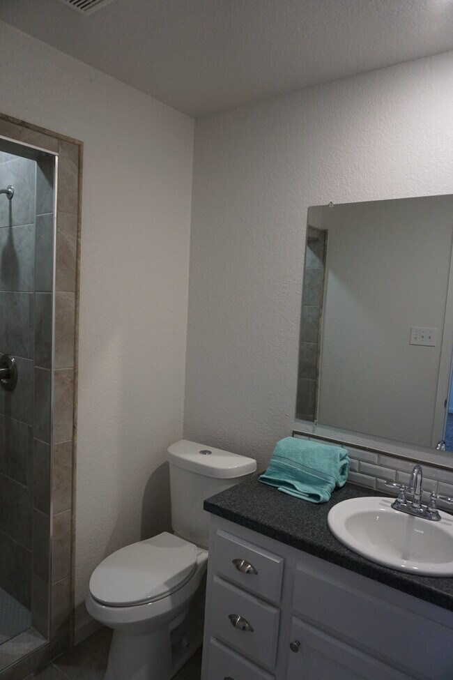 Building Photo - 2114 24th St