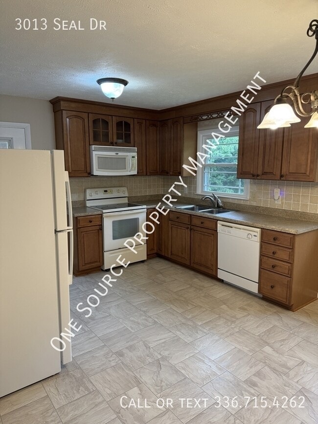 Building Photo - 3013 Seal Dr