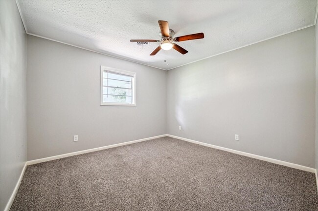 Building Photo - 111 Chadwick Rd