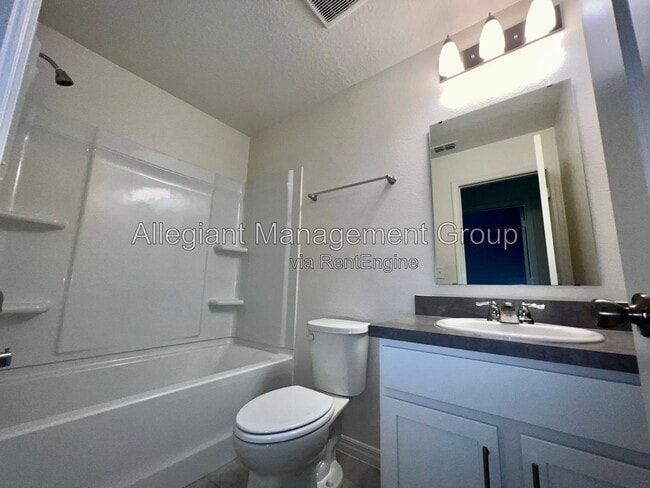 Building Photo - 3805 Hampton Chase Ln
