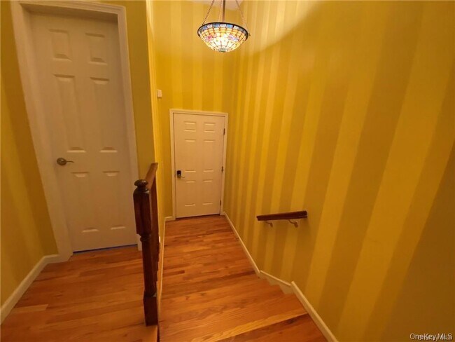 Building Photo - 90 Corbin Hill Rd