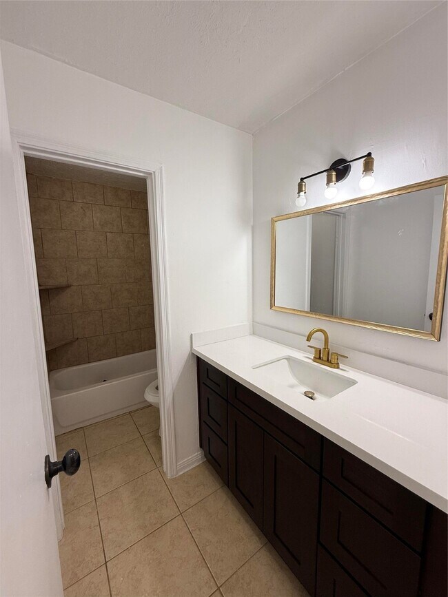 Building Photo - 2603 Shady Bayou Ln