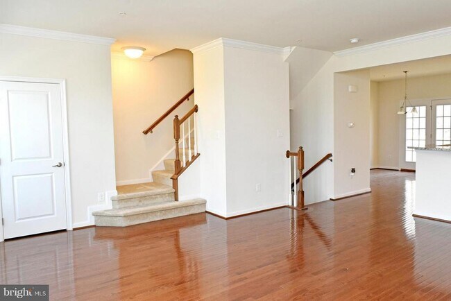 Building Photo - 5904 Leben Dr