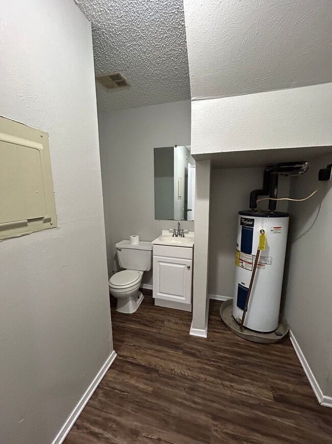 Building Photo - 118 Pinebrook Pl