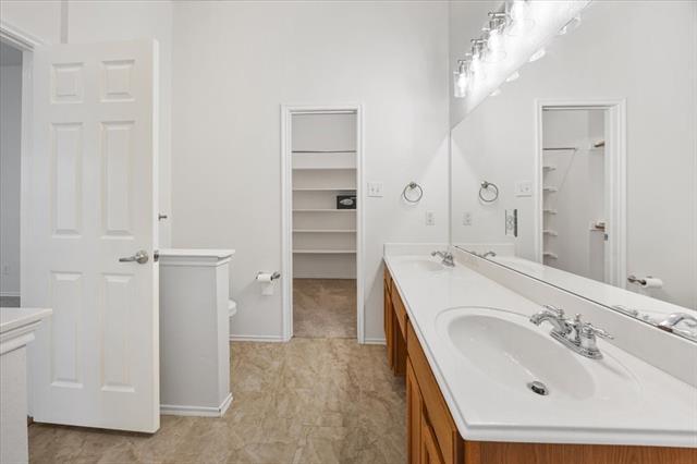 Building Photo - 9857 Meadow Rue Dr