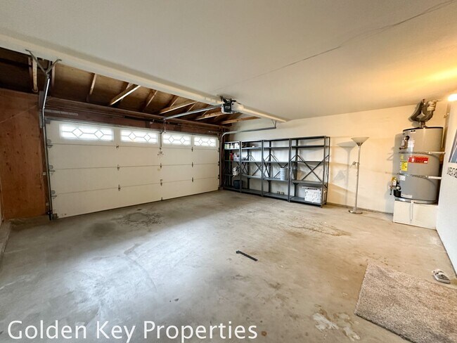 Building Photo - Remodeled Two-Bedroom Townhome in Encinitas Village!