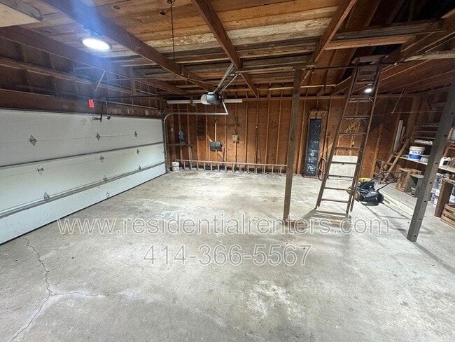 Building Photo - 2555 N Calhoun Rd