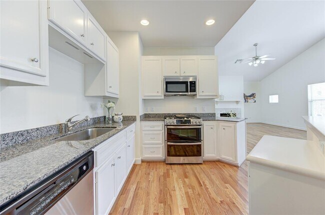 Building Photo - 11508 Main Cedar Dr