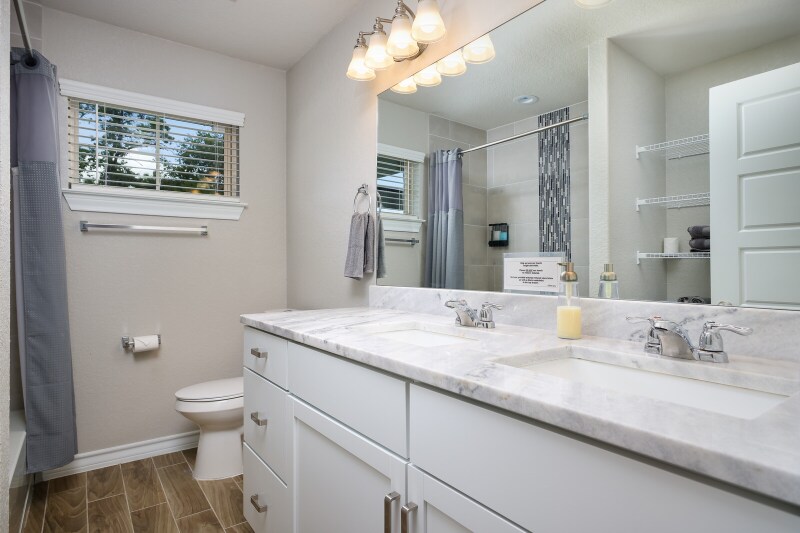 Building Photo - 350 Rasa Dr