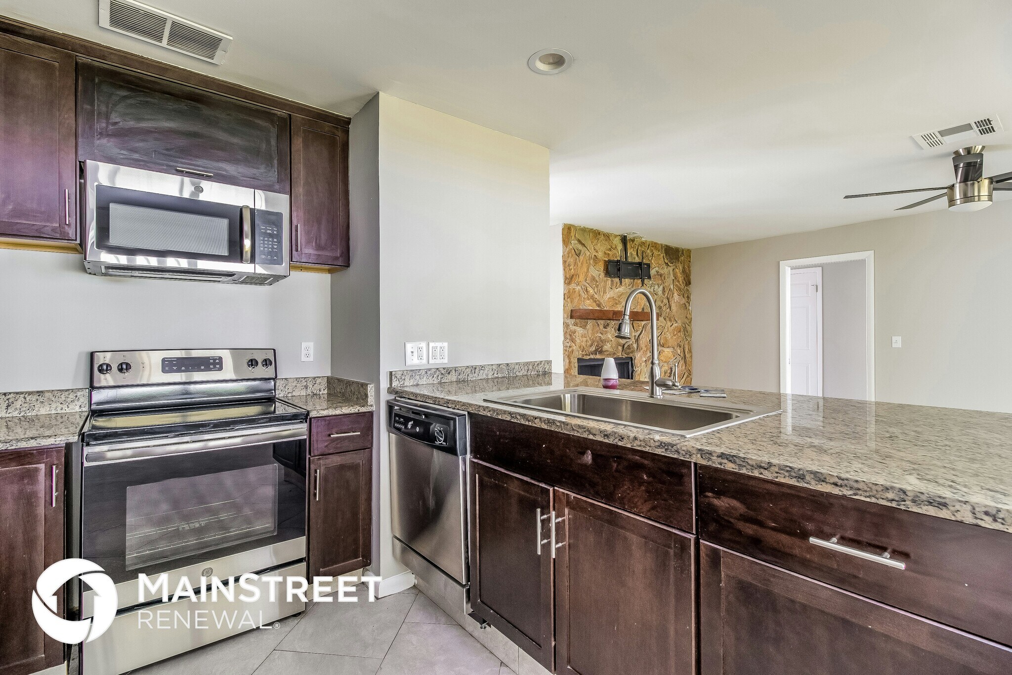 Building Photo - 822 Black Knight Dr