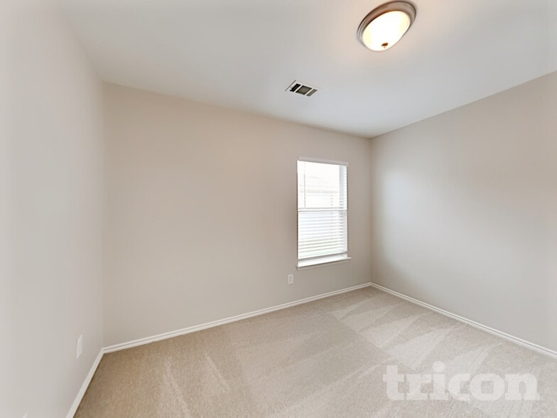 Building Photo - 209 Brahma Way