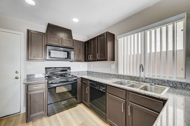 Building Photo - 9930 Stiges St
