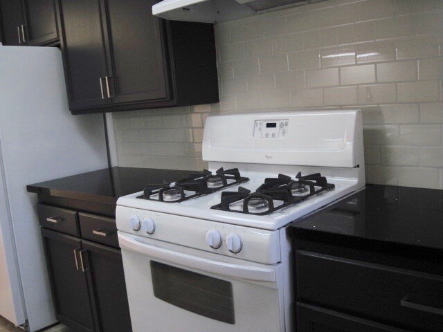 Building Photo - 4076 McLaughlin Ave