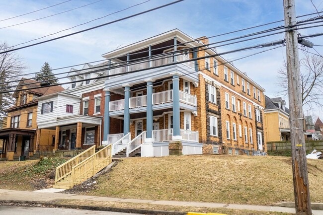 Building Photo - Classic 1900's building with all new interior space