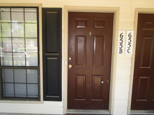 Building Photo - 655 Archdale Dr