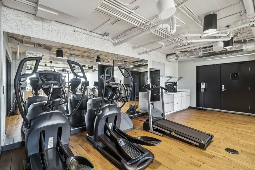 Building Photo - National Landing