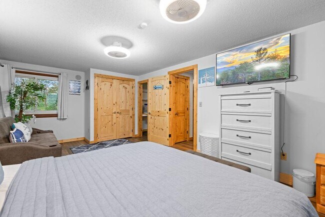 Building Photo - 2140 Battle Hill Rd