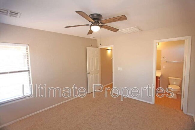 Building Photo - 21532 W Durango St