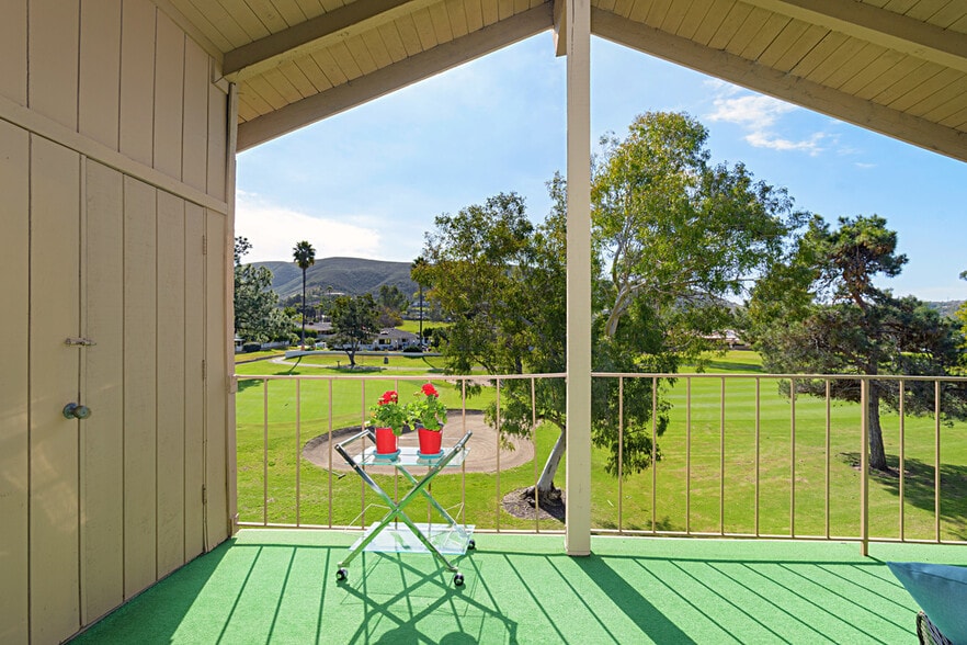 Building Photo - 1880 Fairway Circle Dr