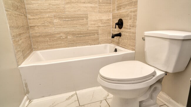 Building Photo - 6343 Cadbury Dr NW