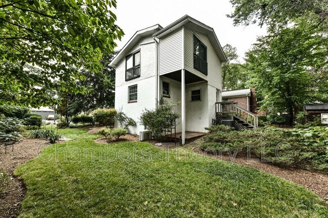 Building Photo - 419 S Barton St