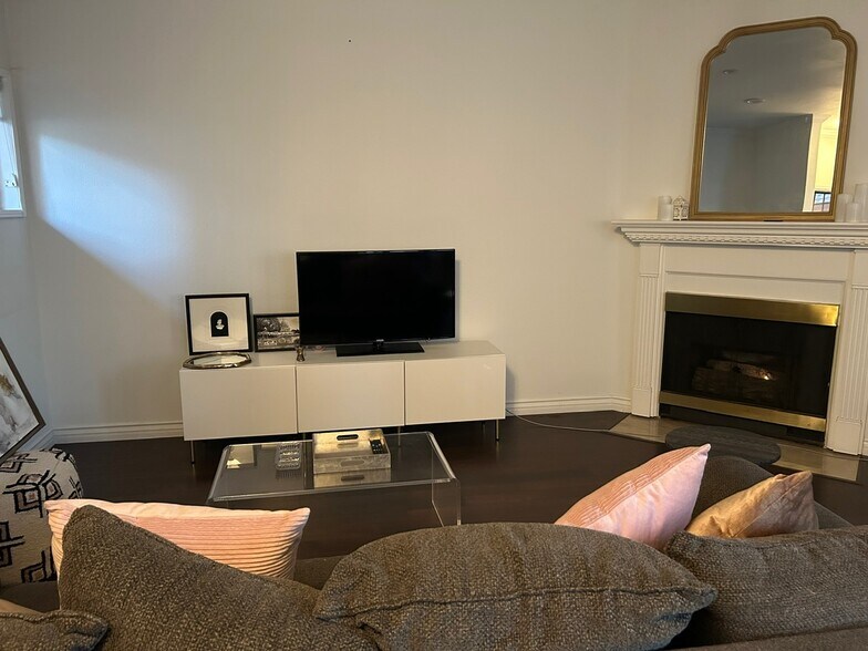 Building Photo - 3913 N Virginia Rd