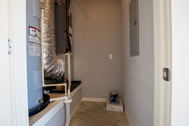 Building Photo - 3-bedroom, 2-bathroom home located in the beautiful Pea Ridge, AR