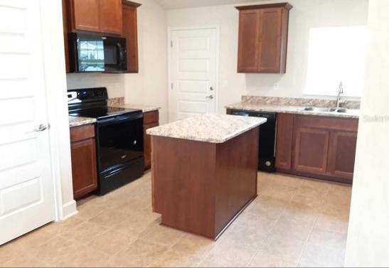 Building Photo - 809 Chestnut Dr