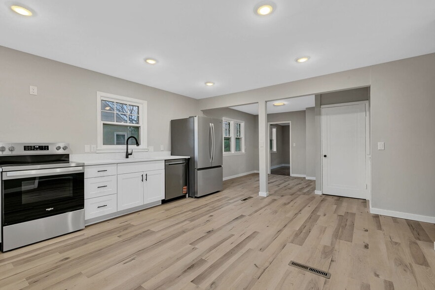 Building Photo - 355 Central Ave N