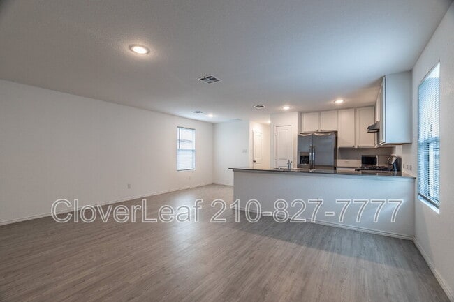 Building Photo - 3833 Millbrook Wy
