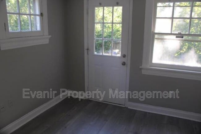 Building Photo - 1568 N Euclid Ave