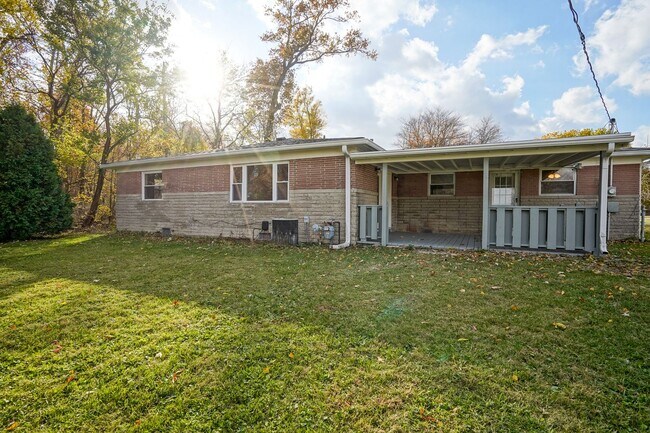 Building Photo - Recently Remodeled 4-Bedroom Home with Modern Upgrades & Spacious Yard in McCordsville