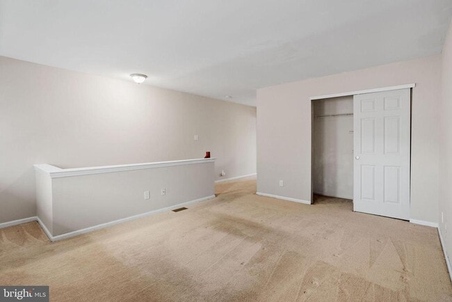 Building Photo - 319 Park Pl Dr