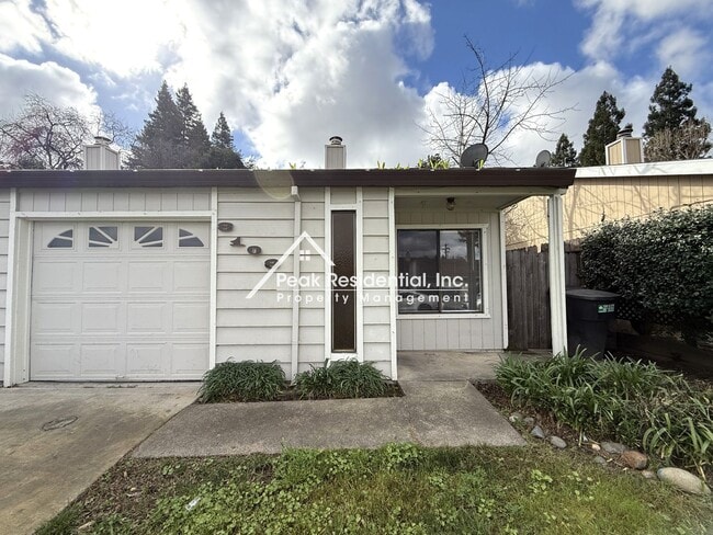 Building Photo - Wonderful 2bd/2ba Fair Oaks Duplex with Garage