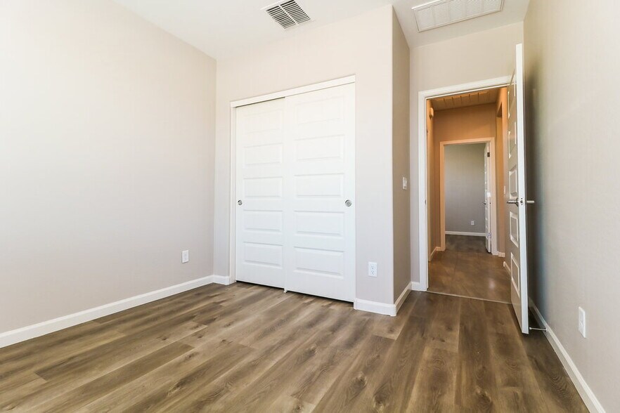 Building Photo - 20251 W Buchanan St