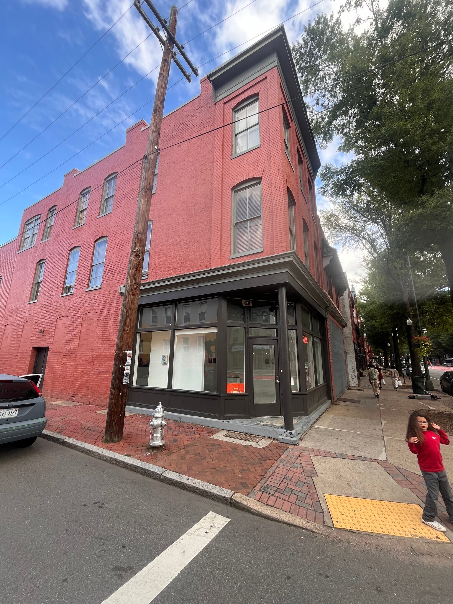 Building Photo - 228 W Broad St