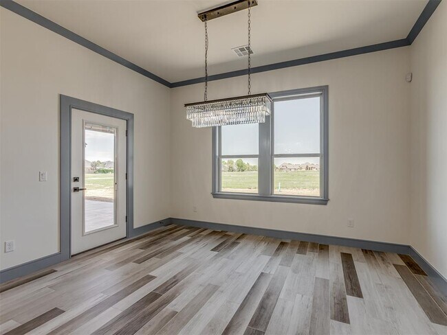 Building Photo - 9332 SW 33rd Pl