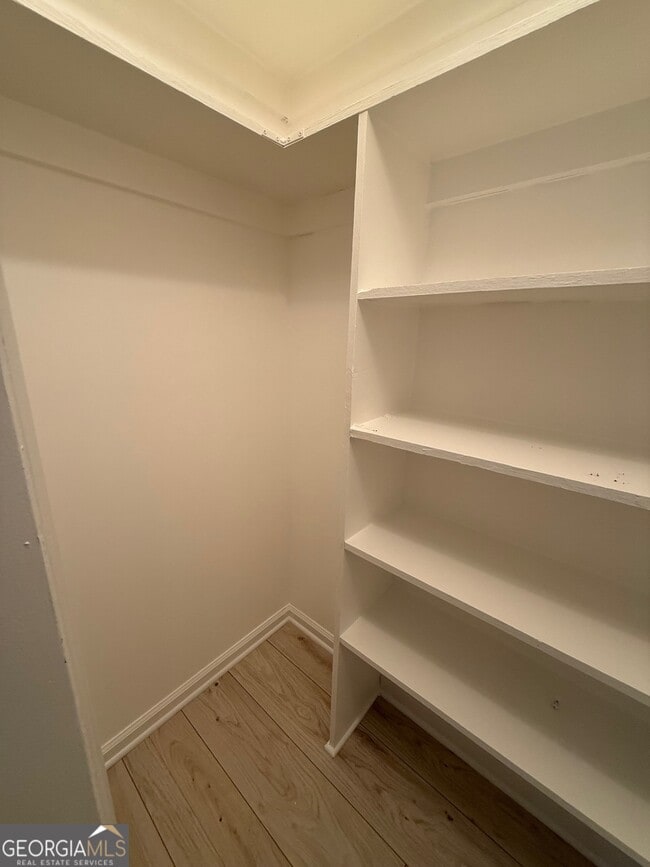 Building Photo - 204 Westgate Cir