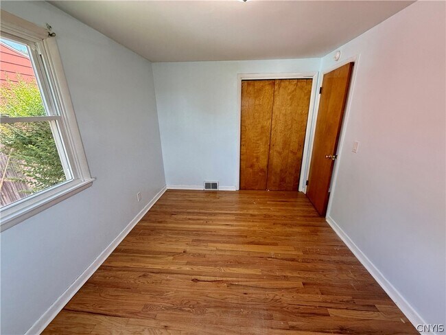 Building Photo - 111 Deborah Dr