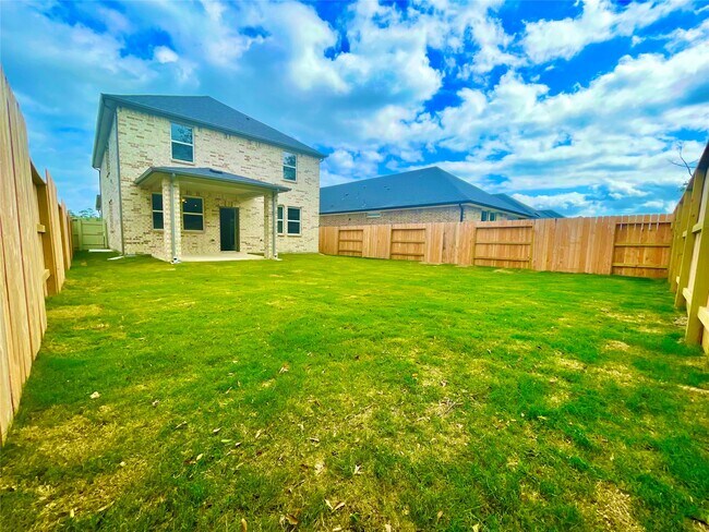 Building Photo - 17526 Rosette Grass Dr