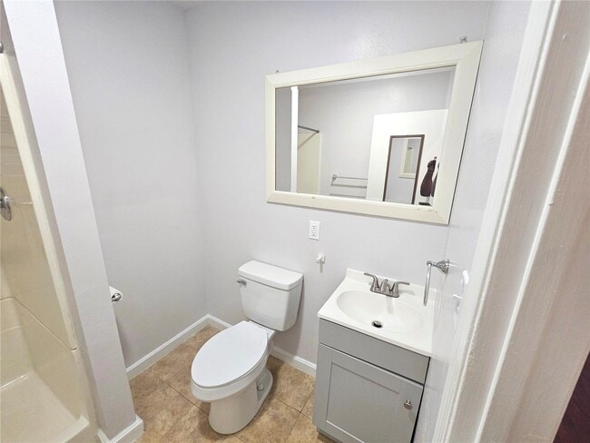 Building Photo - 221 N High St