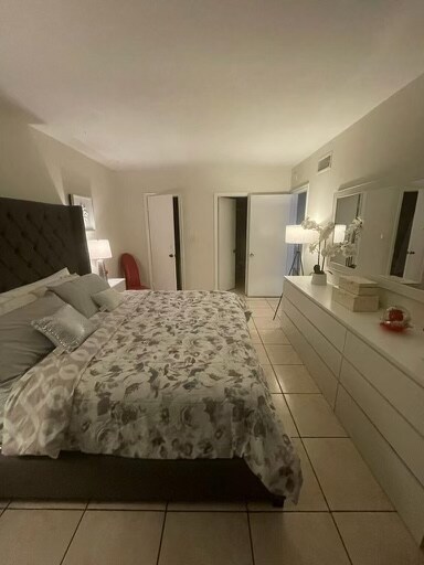 Building Photo - 13923 SW 90th Ave