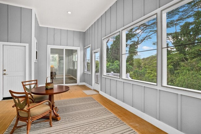 Building Photo - 4 Bedroom 3 Bath Home in Waioli Gardens