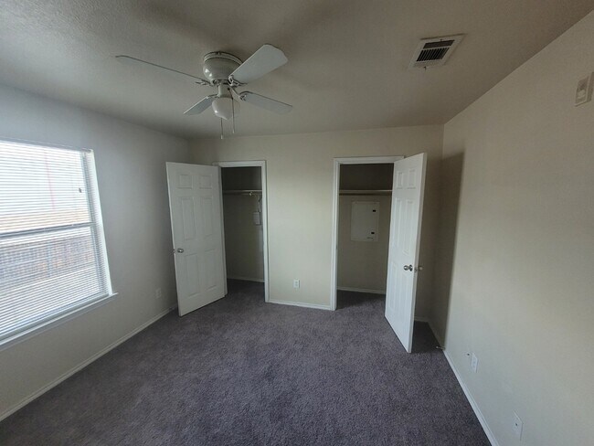 Building Photo - 10806 Mathom Landing