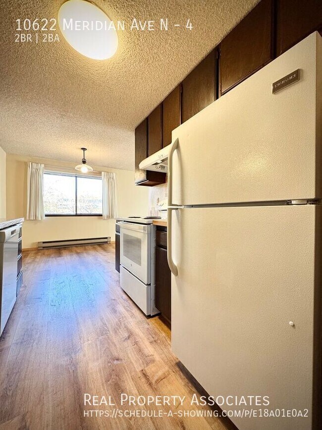 Building Photo - 10622 Meridian Ave N