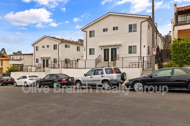Building Photo - 923 N Beaudry Ave