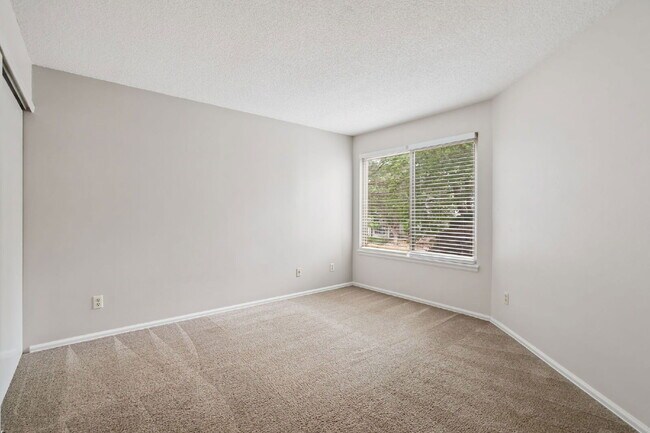 Building Photo - 952 Acapulco Ct
