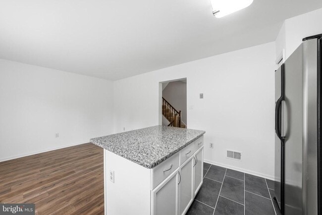 Building Photo - 46733 Woodmint Terrace