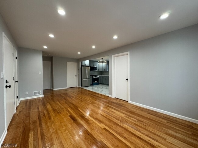 Building Photo - 9 Westervelt Pl