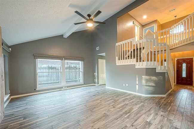 Building Photo - 2122 Courtshire Ln